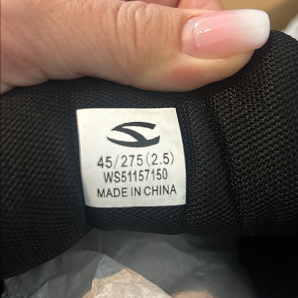 New In Box
Men's Hobibear Barefoot Minimalist Black Lace Up
Sneakers - Picture 6 of 6